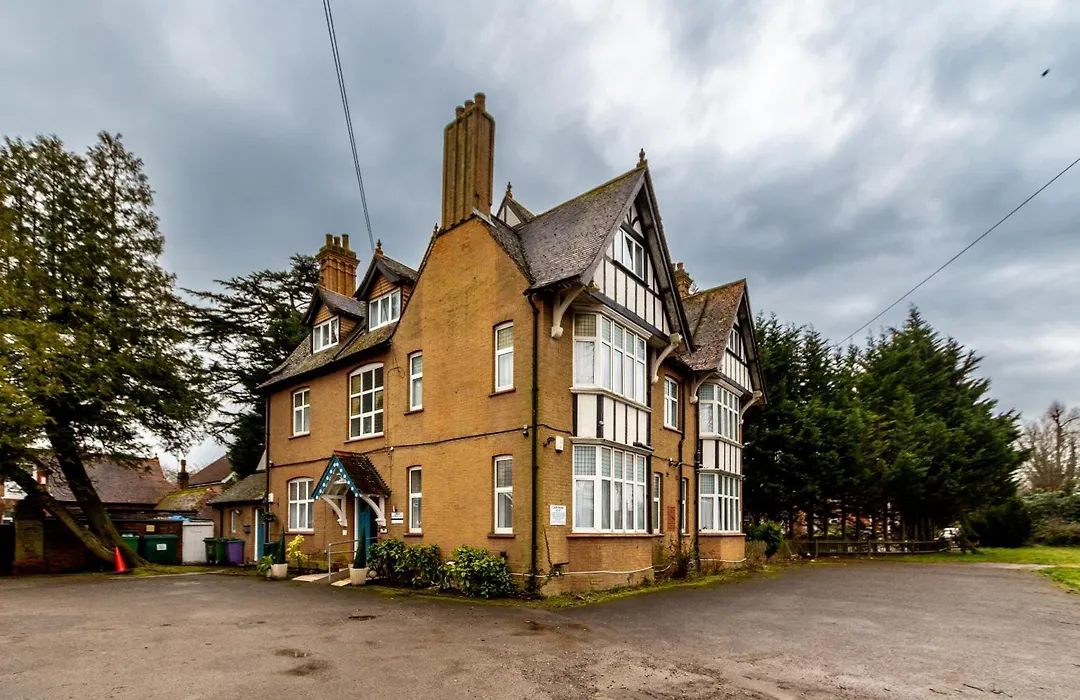 London Gatwick Inn-1